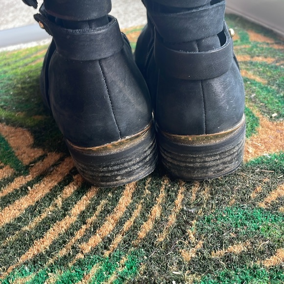 Black knee high boots in suede - Picture 4 of 9